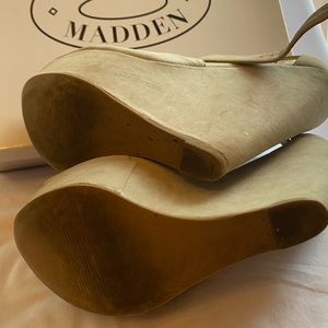 Steve Madden Wedges